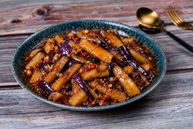 Eggplant in Hot Garlic Sauce 鱼香茄子.