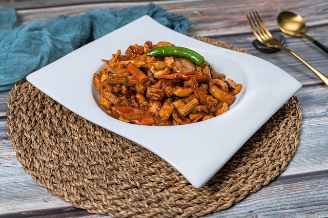 Chicken with Cashew Nuts 腰果鸡.