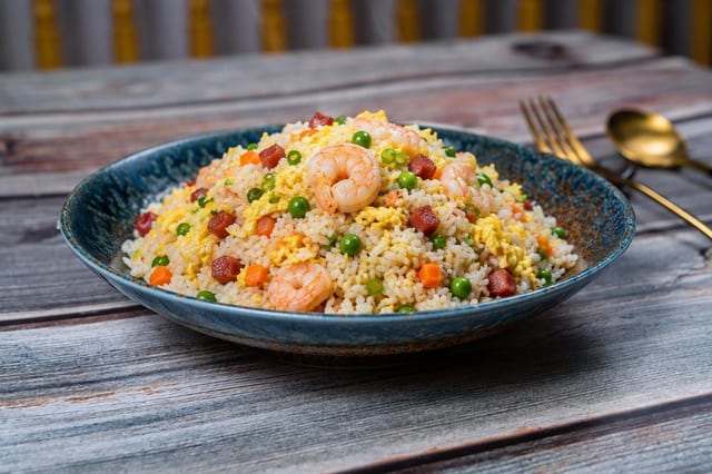 Young Chow Fried Rice 扬州炒饭.