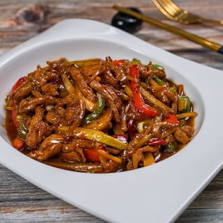 (L)Pork w.Garlic Sauce (午)鱼香肉丝