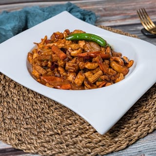 (L)Chicken w.Cashew Nuts (午)腰果鸡丁